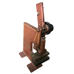 Escantonadora PEDDINGHAUS: La máquina de corte versátil